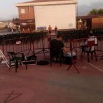 MovieMovil la empresa del cine al aire libre transforma Aspe en un escenario mágico para disfrutar del cine bajo las estrellas. Proyección de cine al aire libre en Aspe, organizada por MovieMovil la empresa del cine al aire libre, con pantalla de 9,5 metros y un ambiente comunitario en un espacio abierto.