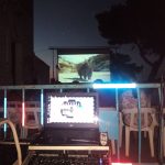 MovieMovil la empresa del cine al aire libre transforma la Ermita de Santa Bárbara de Monóvar en un escenario mágico para disfrutar del cine bajo las estrellas. Proyección de cine al aire libre en la Ermita de Santa Bárbara de Monóvar, organizada por MovieMovil la empresa del cine al aire libre, con pantalla gigante y un entorno histórico y cultural único.