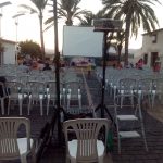 Disfruta del cine al aire libre en Altea con MovieMovil y su pantalla de 4x3 m en un ambiente único. Cine al aire libre en Altea con pantalla de 4x3 m, organizada por MovieMovil la empresa del cine al aire libre.